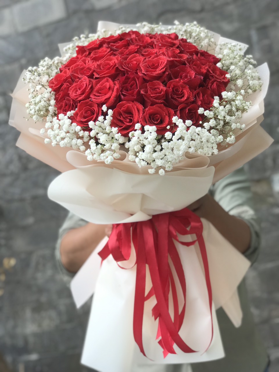 Bó hoa hồng nhung thể hiện tình yêu