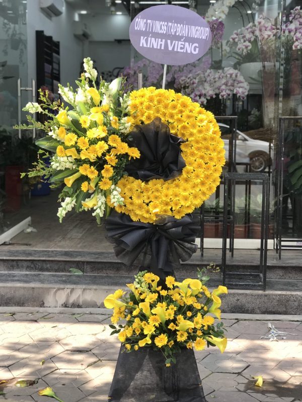 Vòng hoa chia buồn vàng, vải đen Điện Hoa Đà Nẵng