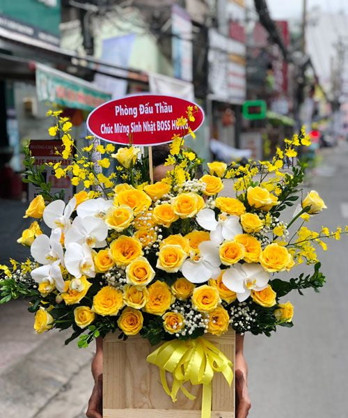 Shop hoa tươi Bù Đăng - Shop hoa tươi Bình Phước với đội ngũ nhân viên cực kì khéo léo 