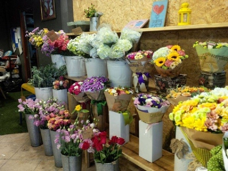 Shop Hoa Mười Giờ - Shop hoa tươi Hà Nội thiết kế hoa theo phong cách vintage 