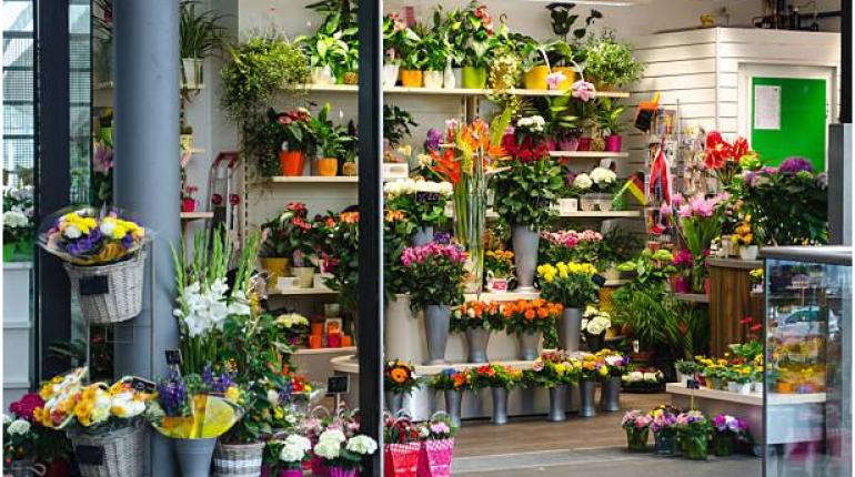 Hoa Vip - Shop hoa tươi Ninh Thuận có phong cách thiết kế hoa đơn giản, nhưng vẫn sang trọng