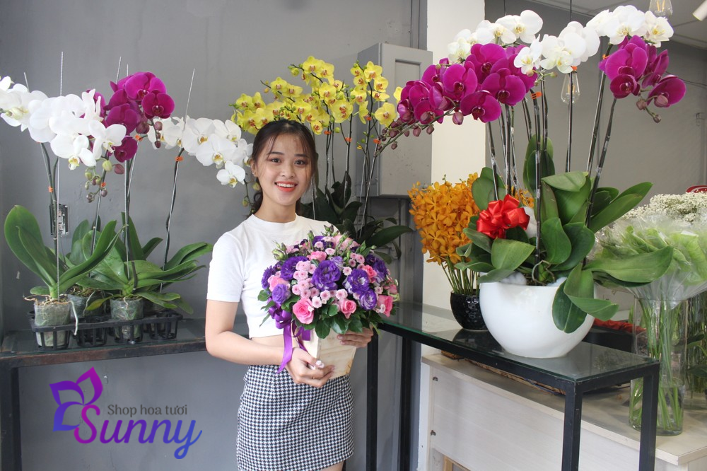 Hoa Tươi Sunny là shop hoa lan hồ điệp HCM uy tín, chuyên nghiệp