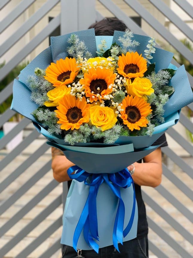 Bó hoa chúc mừng đẹp tặng ngày 20/11 từ hoa hướng dương