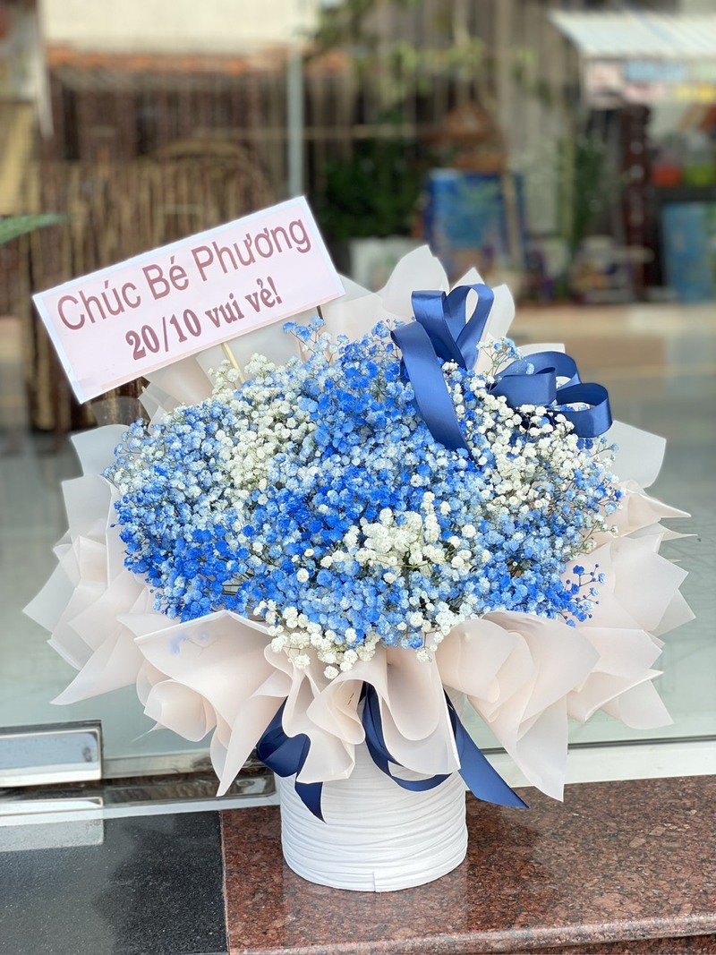 giỏ hoa baby xanh tặng em gái ngày 20-10